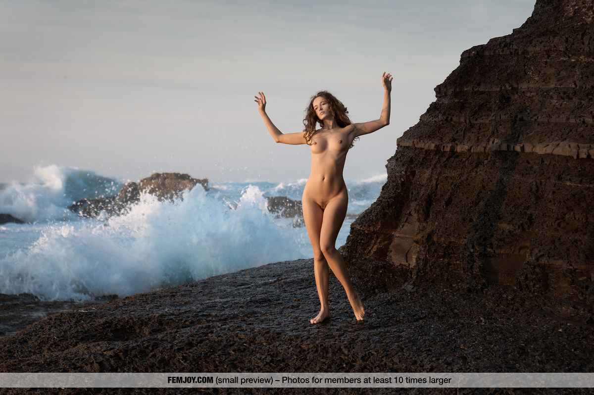 Vika A Nude On The Beach