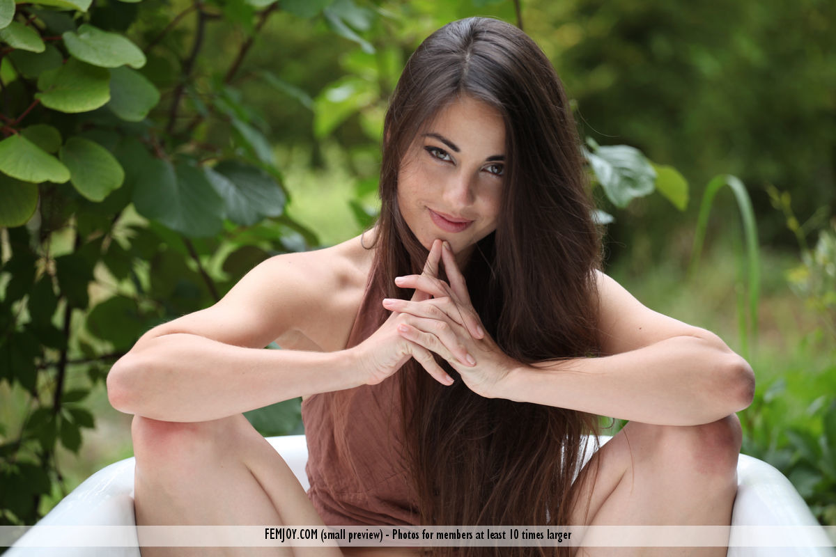 Erotic Lorena G Reveals Her Tiny Tits To Spread Naked