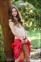 Solo Girl With Wavy Hair Tali Dova