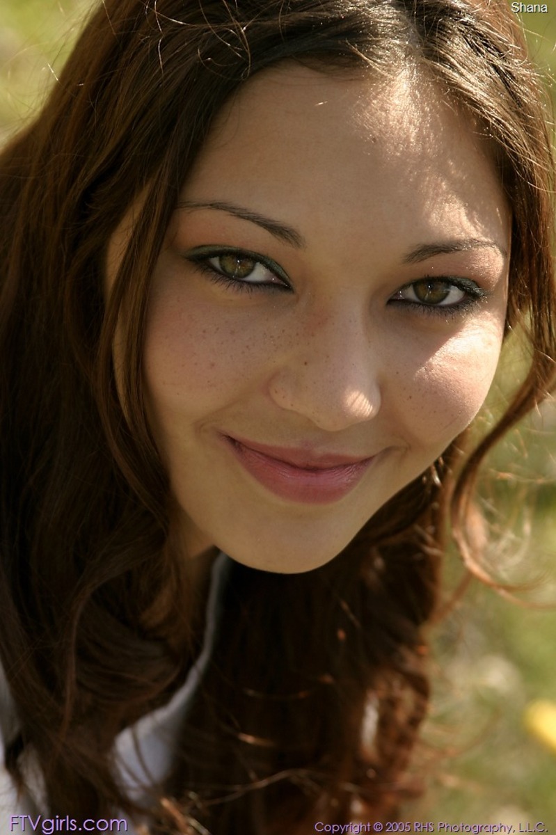 Lusty Brunette Babe Shana Shows Her Perfect Breasts In The Park