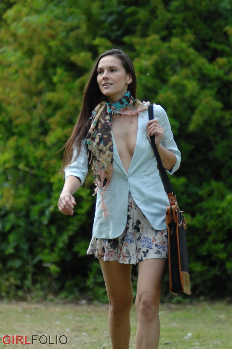 Susanna Is One Sexy Exhibitionist 