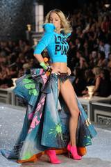 VS Model Show