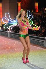 VS Model Show