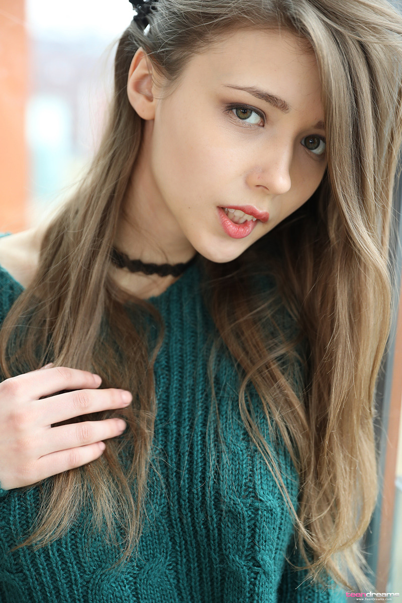 Beautiful Teen Frees Her Natural Tits 