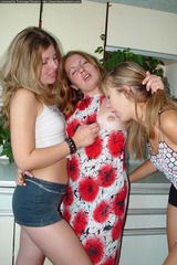 Horny Teens With Awesome Butts Strip