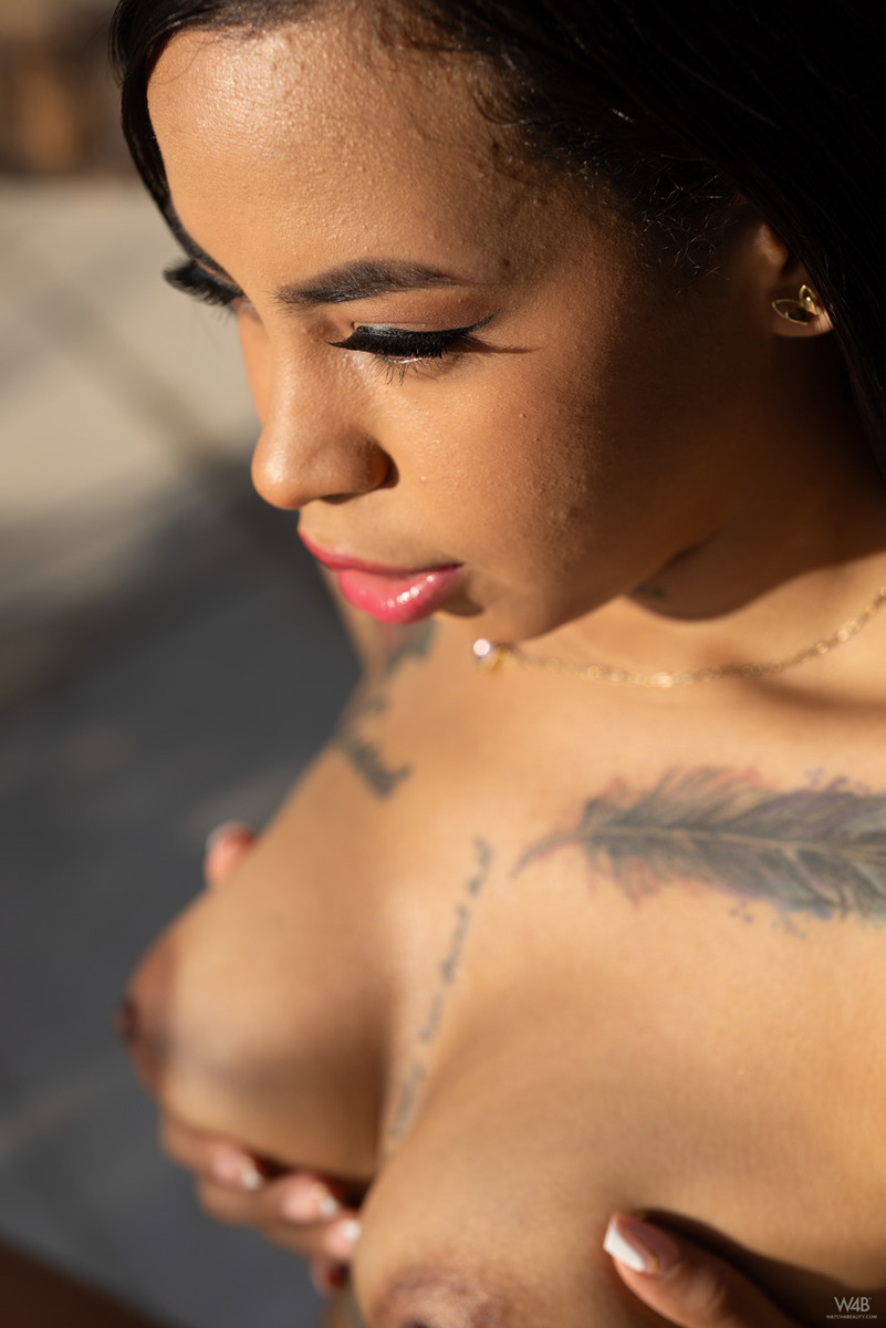 Petite Teen Taylor Roset Flaunts Her Incredible Booty