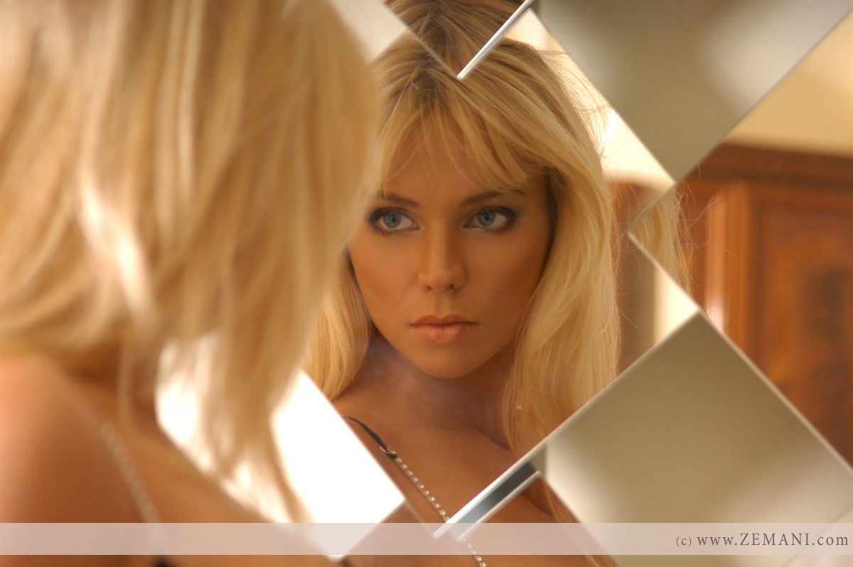 Pamela Looks Ravishing As She Strips